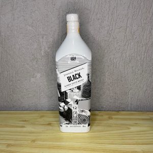 BEBIDA WHISKY JOHNNIE WALKER BLACK LABEL LIMITED EDITION DESIGN BRANCO DE 750ML