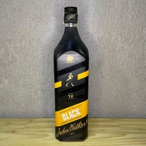 BEBIDA WHISKY JOHNNIE WALKER BLACK LABEL LIMITED EDITION DESIGN PRETA DE 12 ANOS DE  1L