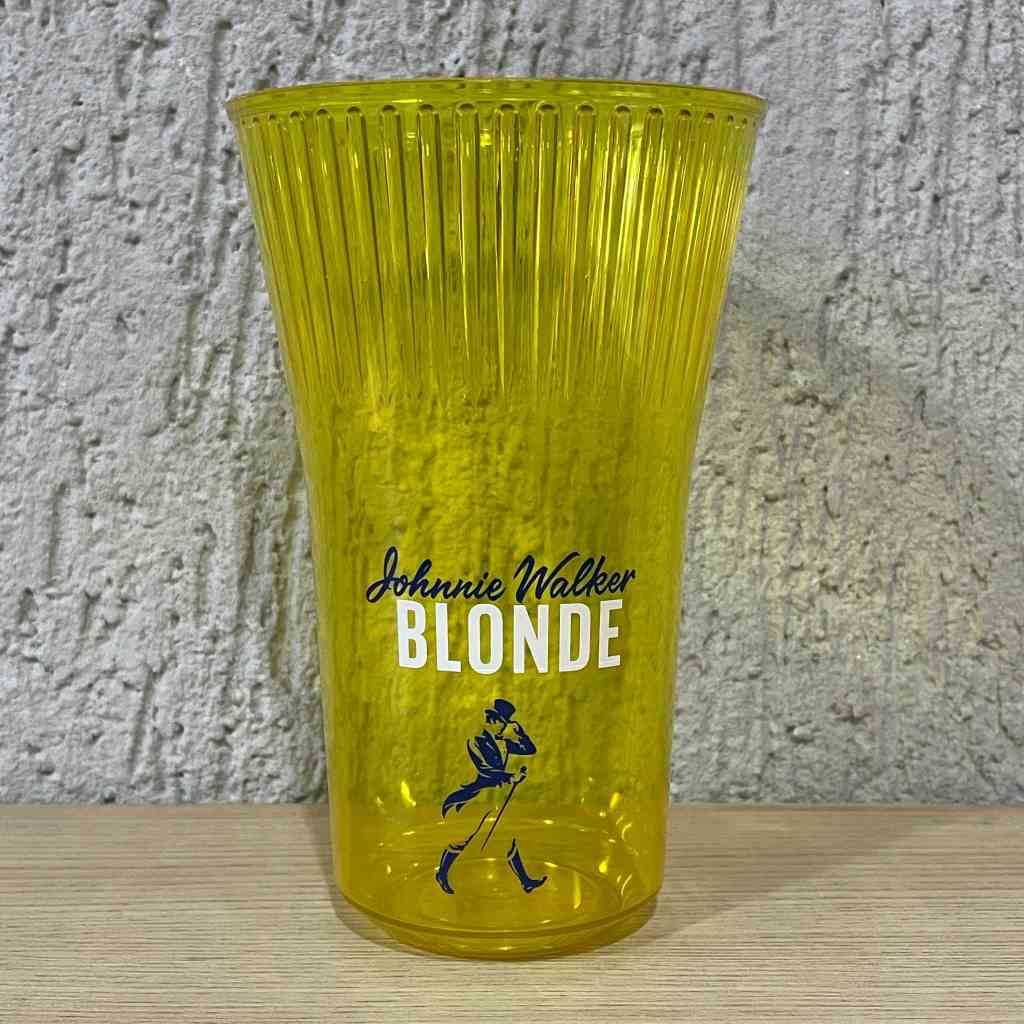 COPO EM ACRÍLICO JOHNNIE WALKER BLONDE AMARELO 450ML