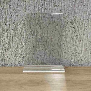 DISPLAY DE MESA EM ACRÍLICO  DESMONTÁVEL - MEDIDA: ALT: 22CM E LARG: 15CM