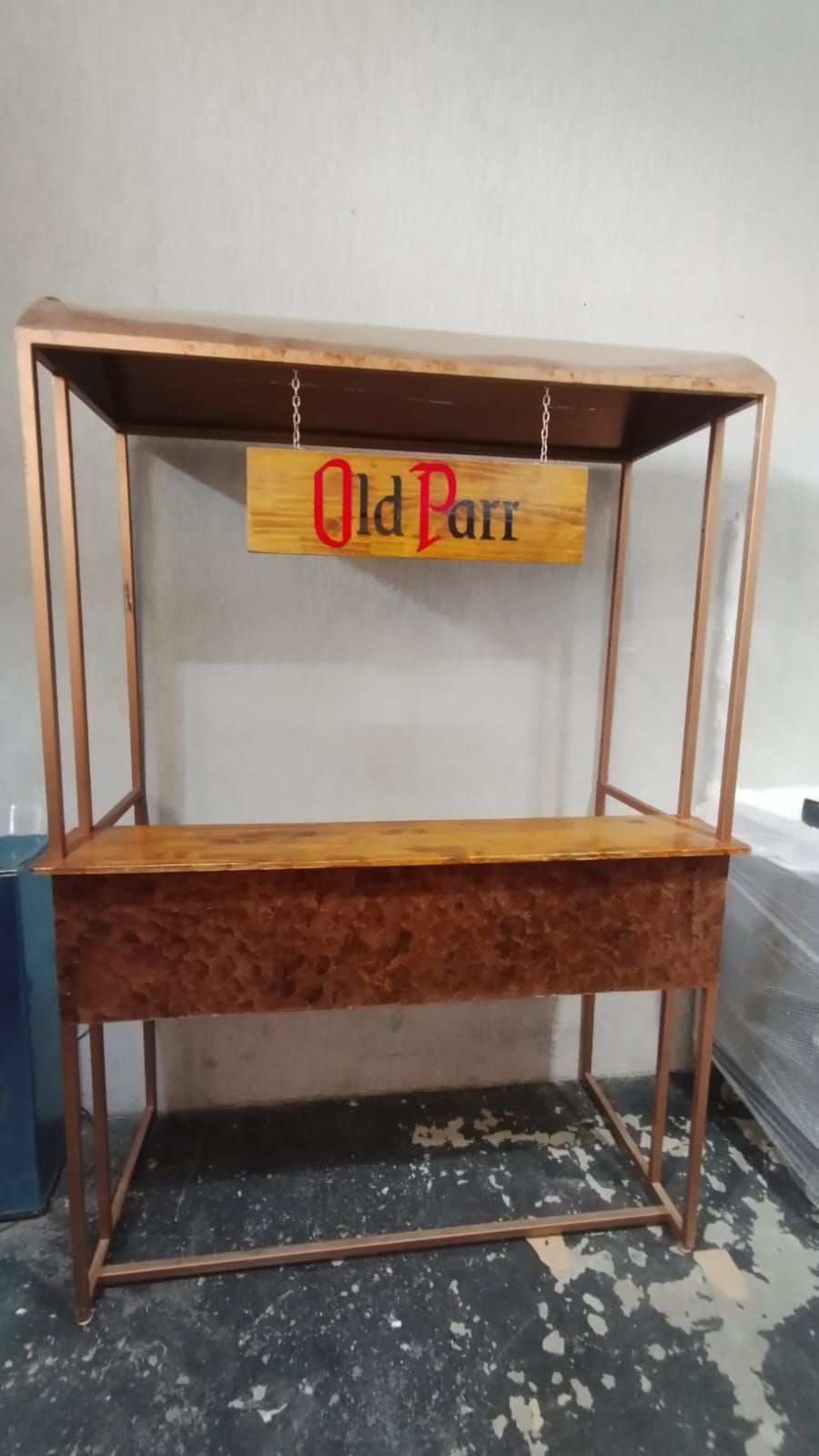 BANCADA DE COBRE ENVELHECIDO OLD PARR TAM  2.27CM X 1.55CM X 0.72CM